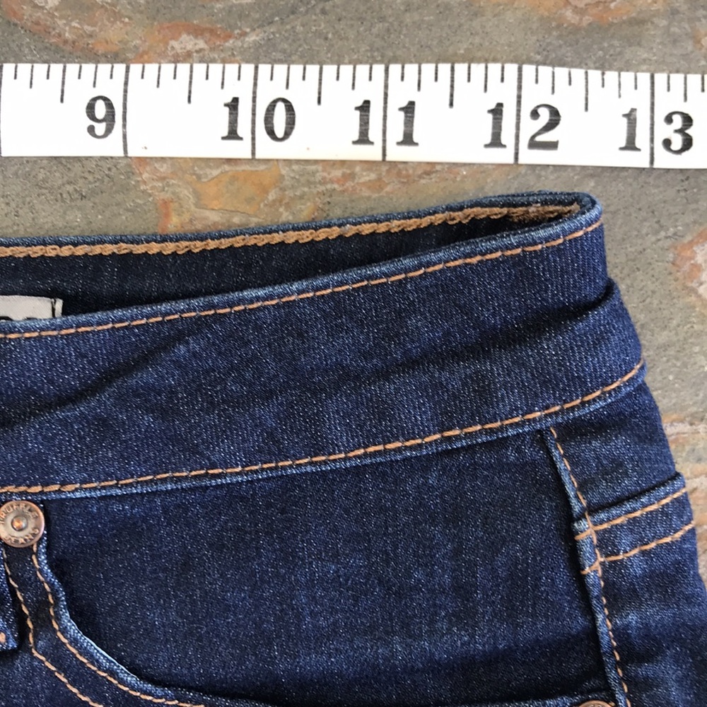 Truffle Jean shorts size 5/26. Seem smaller end - Picture 10 of 12